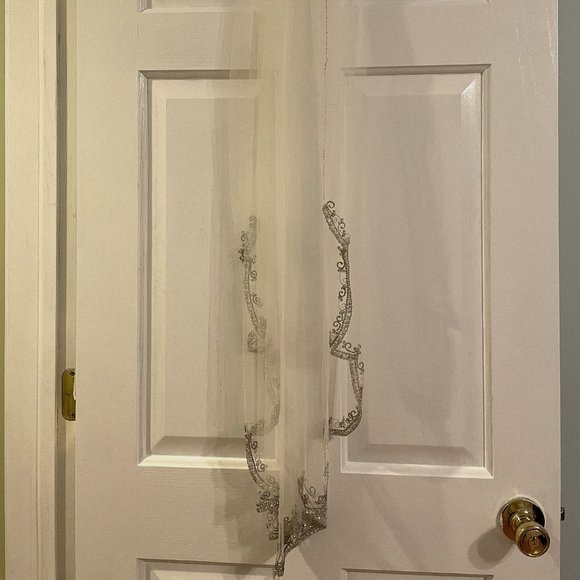 Bridal veil - Picture 1 of 5